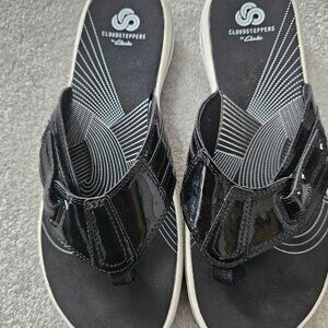 Clarks Cloudsteppers Black patent size 8